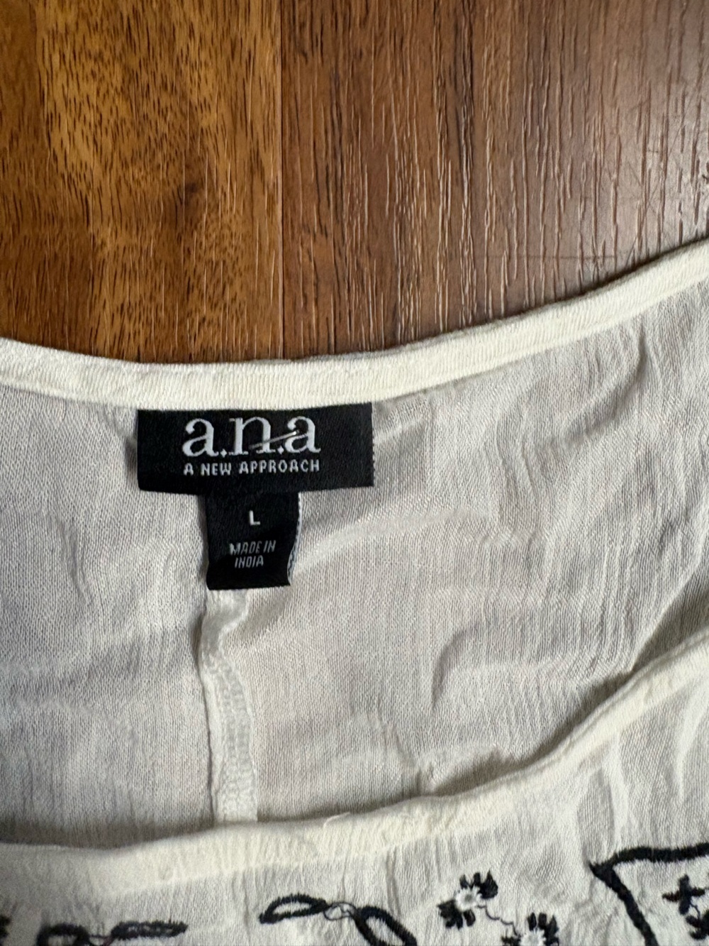 a.n.a A New Approach Ivory & Black Embroidered Boho Peasant Blouse Size Large - Picture 3 of 4